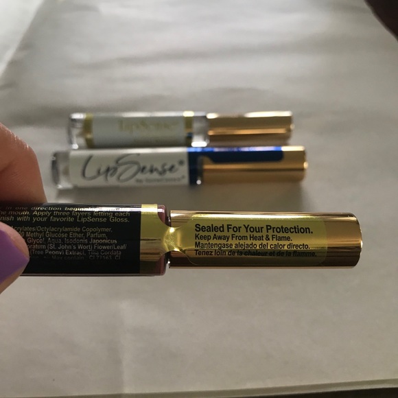 Lipsense First Love Bundle: Lipcolor Gloss Remover - Picture 6 of 10